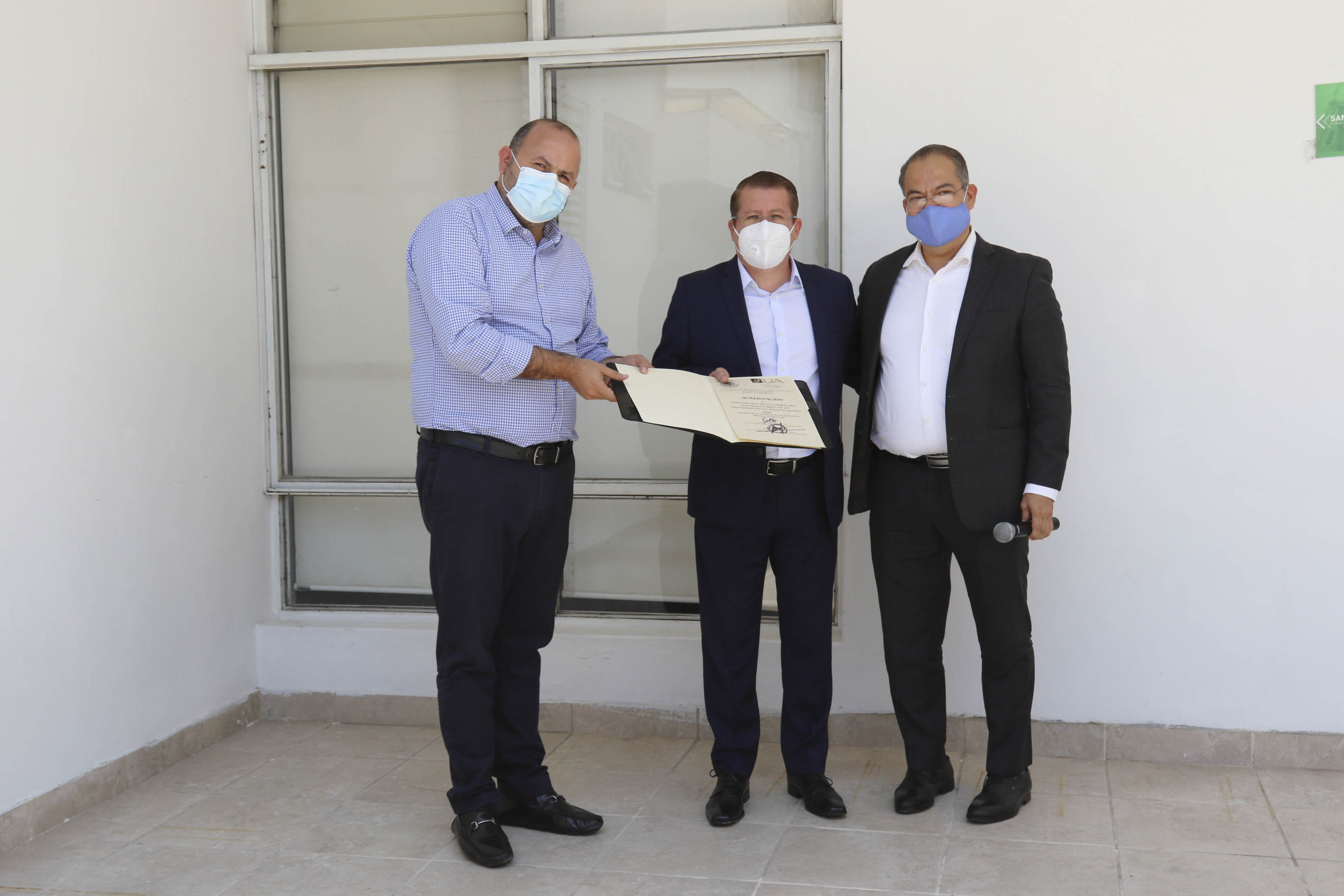 Recibe Defensoría de los Derechos Universitarios de la UdeG acreditación como centro de mediación