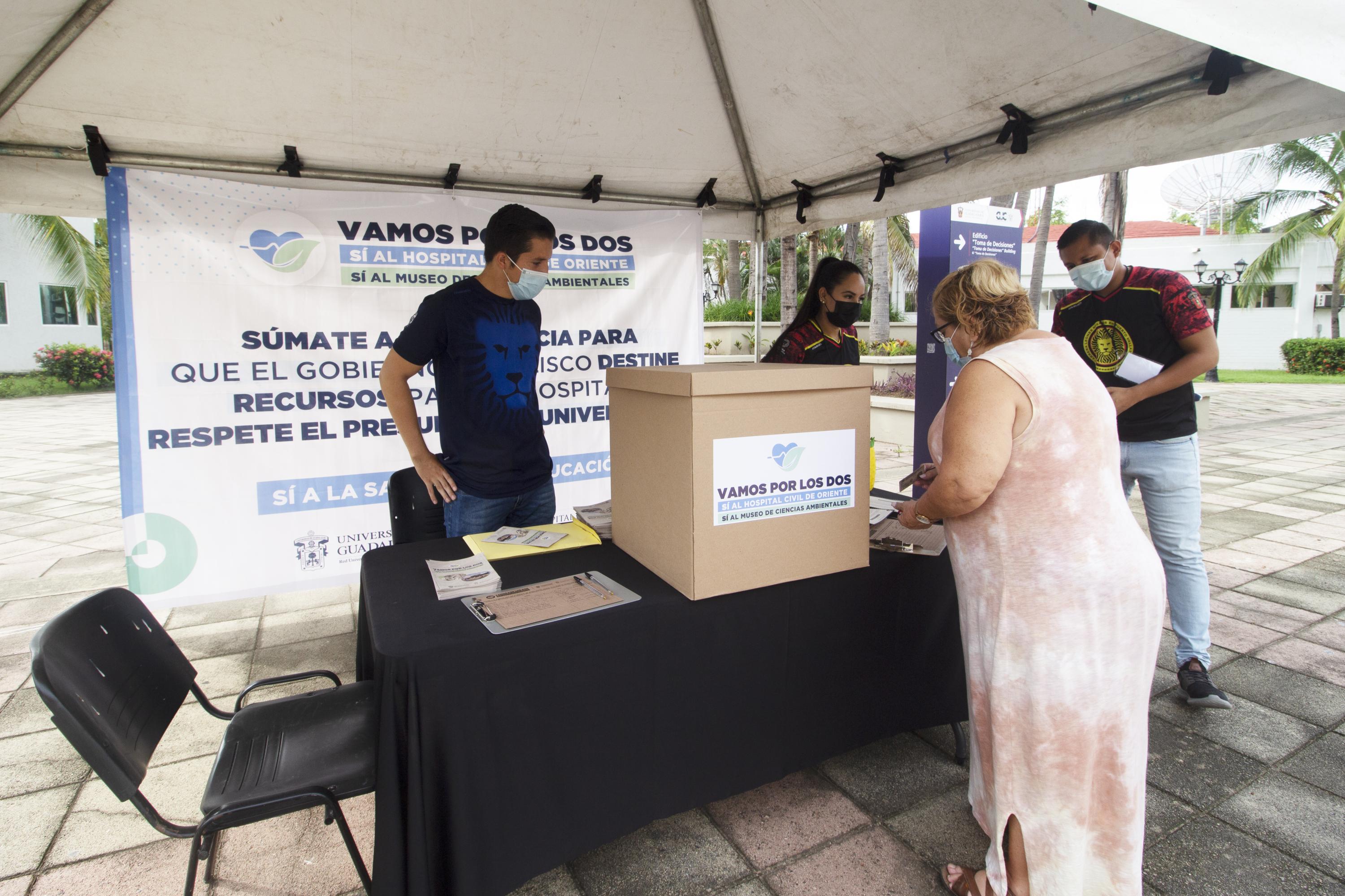 Habilita la UdeG módulos para la campaña “Vamos por los dos: sí a la salud, sí a la educación”